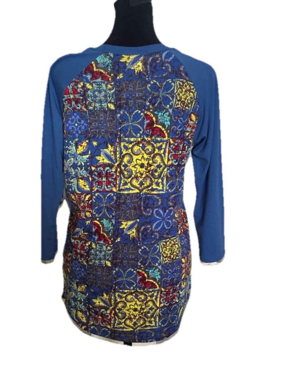 LuLaRoe Randy Women's T-Shirt XS Blue Multicolor Geometric 3/4 Raglan Tee - Picture 2 of 5